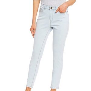Forever 21 | High Waisted Jeans✨